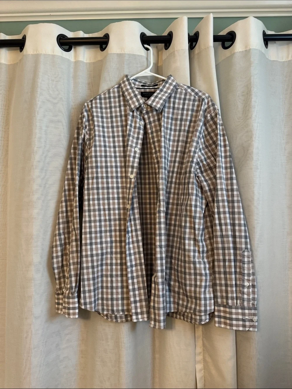 Banana Republic Men's Brown and White Checked Button-Down Shirt